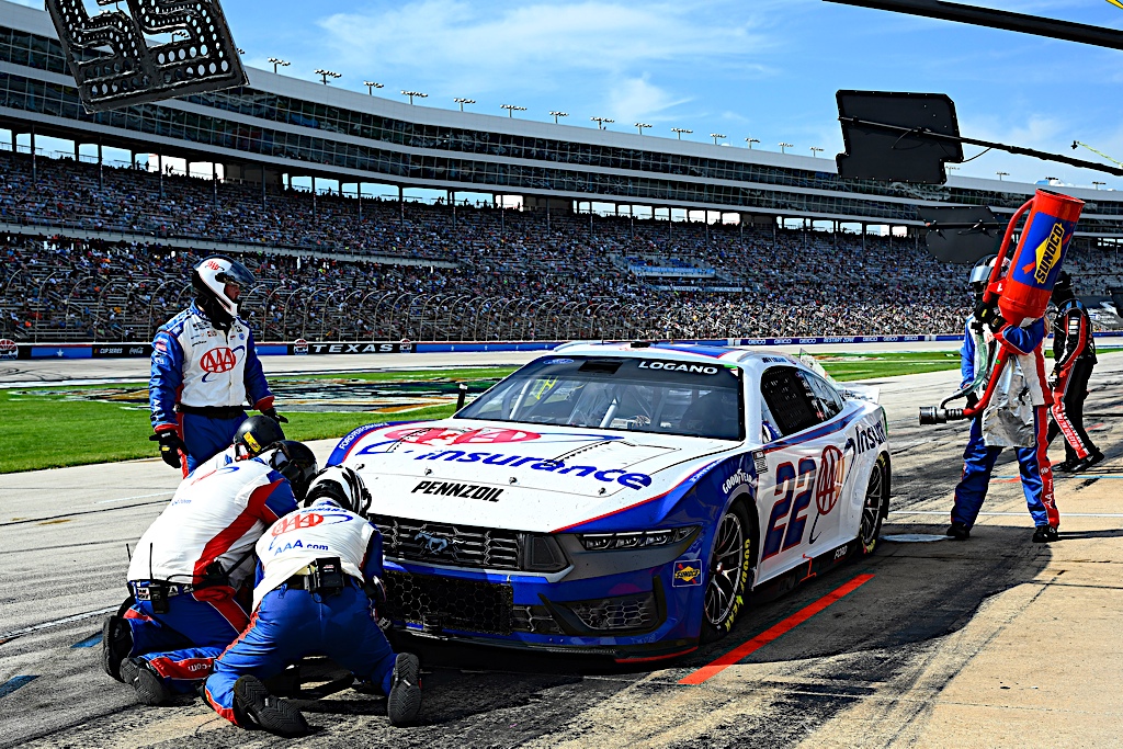 Penske NASCAR Cup Series Texas Race Results Cindric 25th, Blaney 33rd